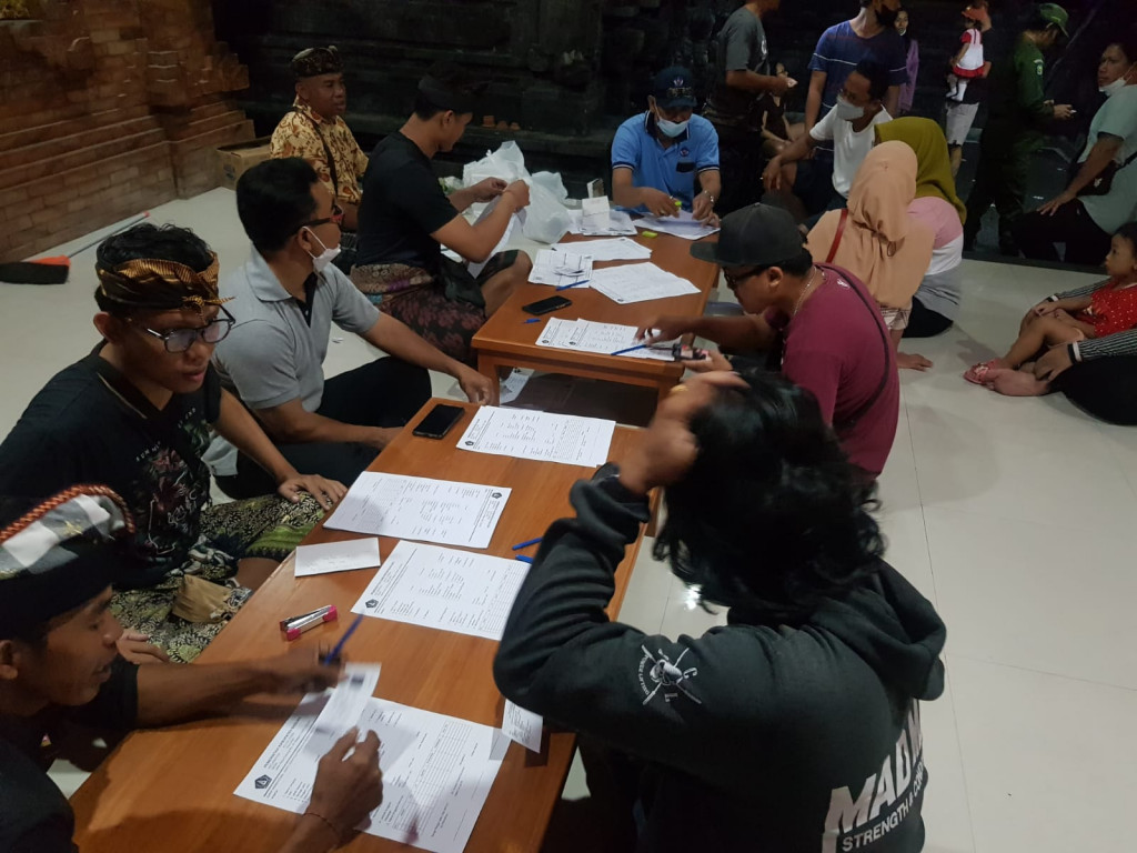 Antusias Penduduk Non Permanen Ikuti Pendataan di Balai Banjar Celuk